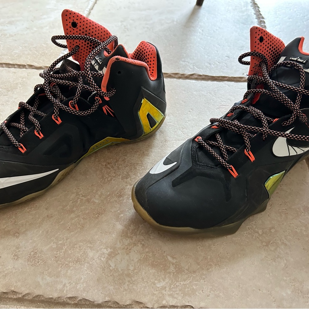 Nike Black and Yellow Men's Sneakers